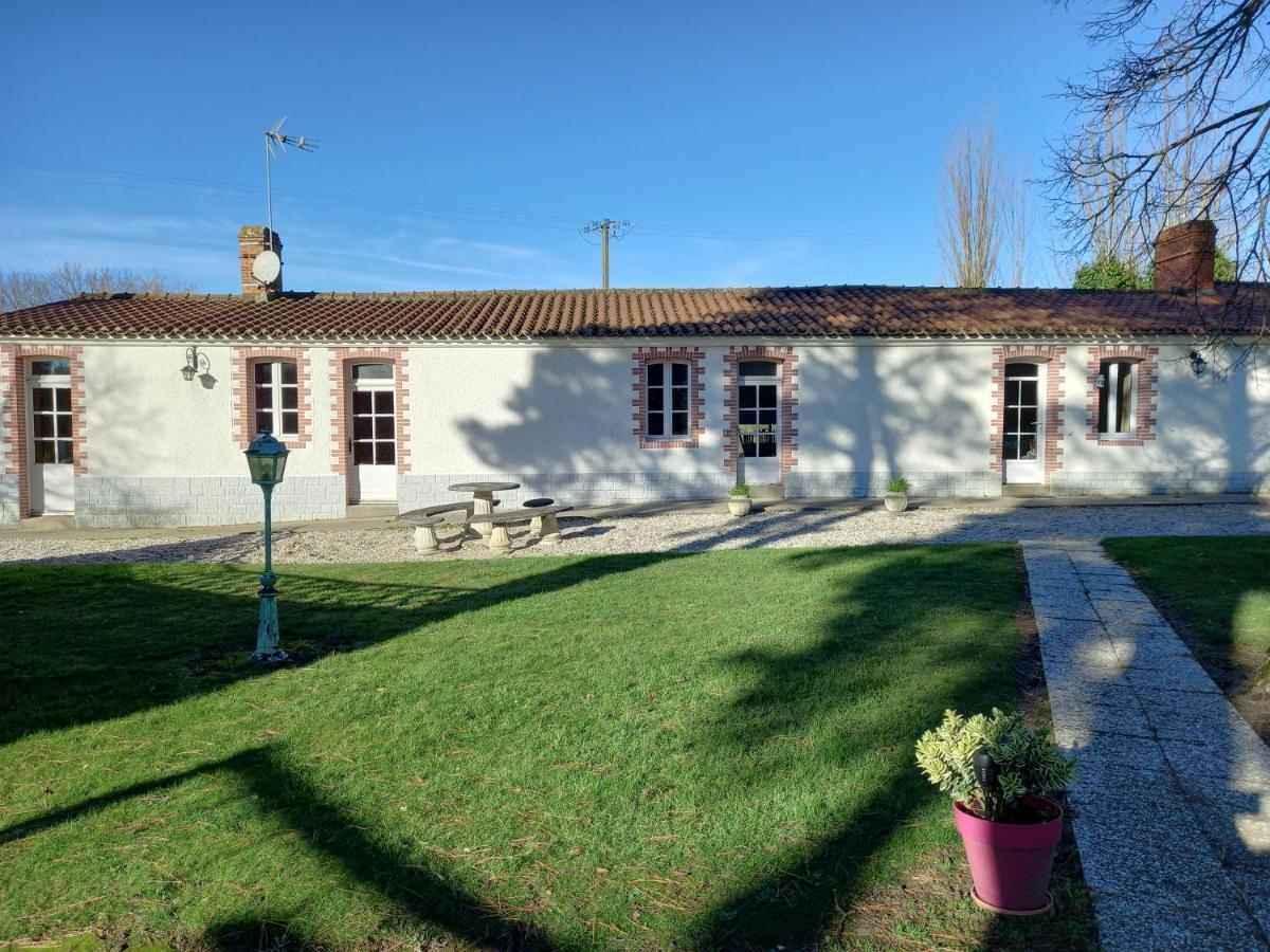 Gite Le Plessis Villa Saint-Urbain  Esterno foto